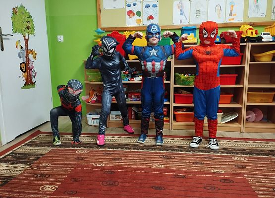 Grafika 1: Dzień Postaci z Bajek