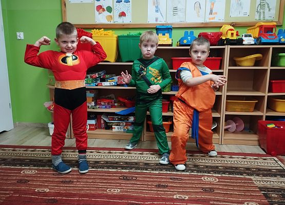 Grafika 2: Dzień Postaci z Bajek