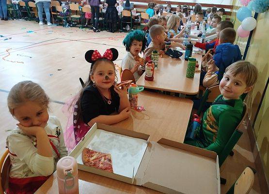 Grafika 14: Dzień Postaci z Bajek