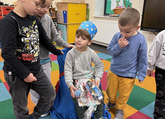 Grafika 8: LISTOPADOWI SOLENIZANCI