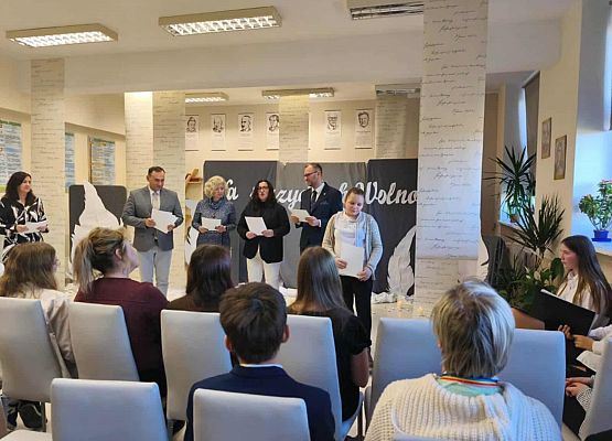 Grafika 2: Powiatowy Konkurs Recytatorski