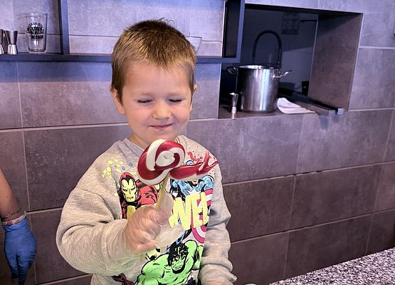 Grafika 3: MANUFAKTURA SŁODYCZY