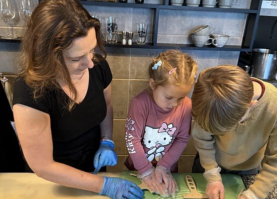 Grafika 11: MANUFAKTURA SŁODYCZY