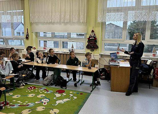 Grafika 2: Prelekcja profilaktyczna na temat hejtu, cyberprzemocy oraz przemocy rówieśniczej w klasach I - III