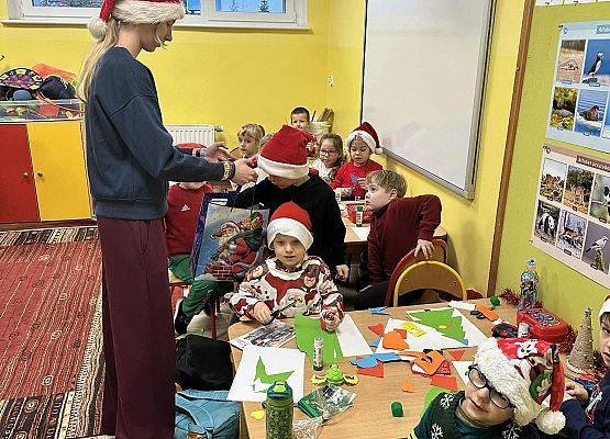 Grafika 4: Mikołajki w szkole