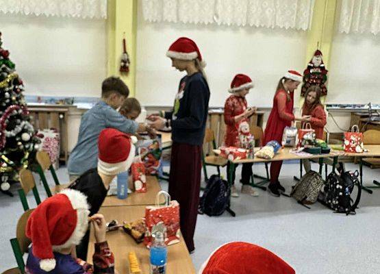 Grafika 3: Mikołajki w szkole