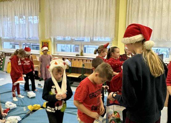 Grafika 5: Mikołajki w szkole