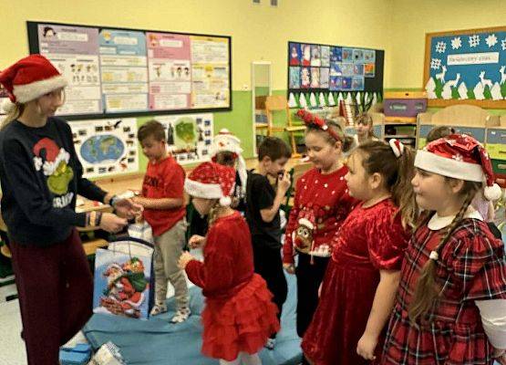 Grafika 6: Mikołajki w szkole