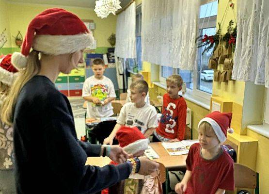 Grafika 7: Mikołajki w szkole