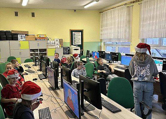 Grafika 14: Mikołajki w szkole