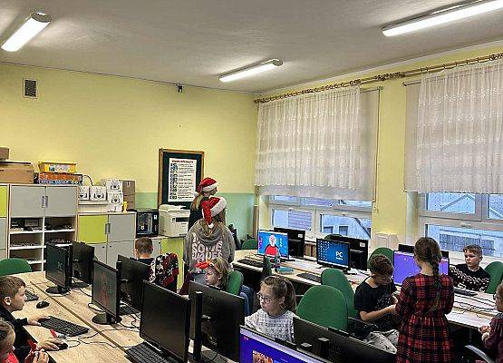 Grafika 16: Mikołajki w szkole