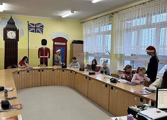 Grafika 18: Mikołajki w szkole