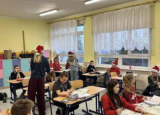 Grafika 20: Mikołajki w szkole