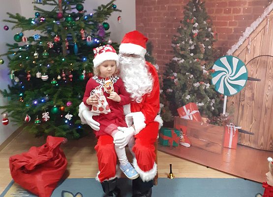 Grafika 8: Mikołajki