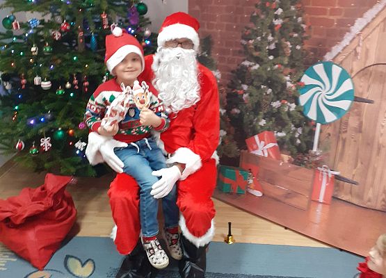 Grafika 12: Mikołajki