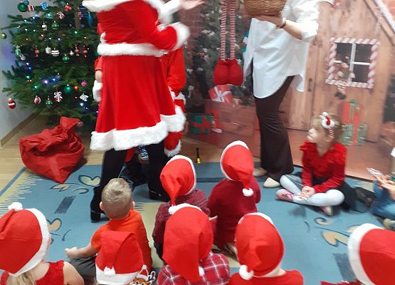 Grafika 16: Mikołajki