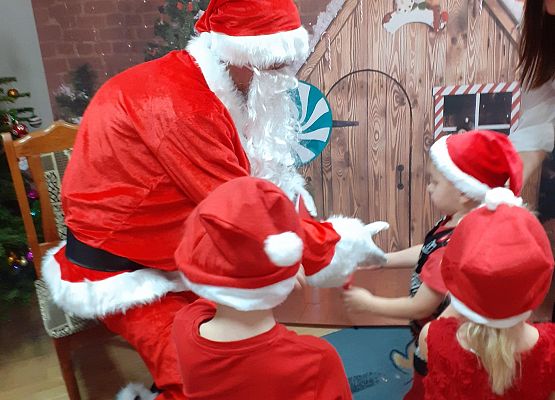 Grafika 32: Mikołajki