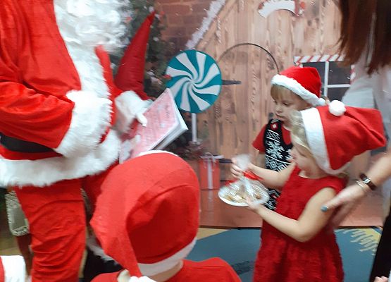 Grafika 34: Mikołajki