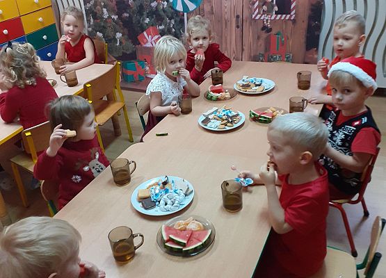 Grafika 40: Mikołajki