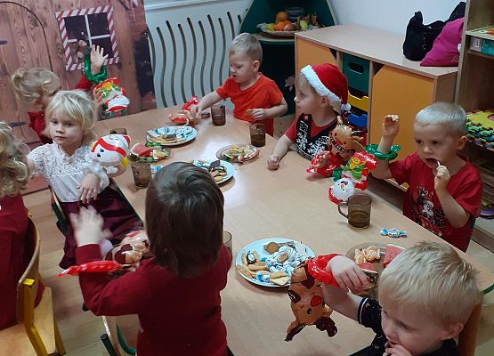 Grafika 42: Mikołajki