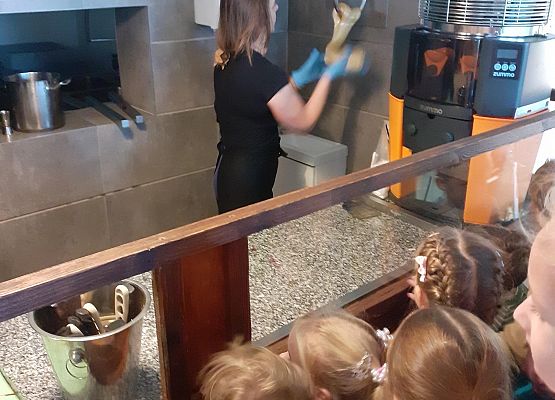 Grafika 3: WYCIECZKA