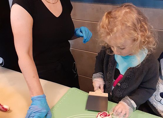 Grafika 15: WYCIECZKA