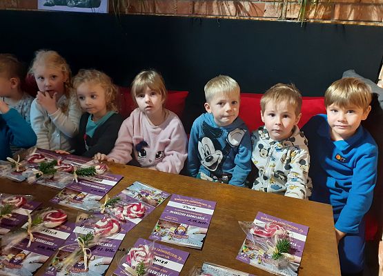 Grafika 19: WYCIECZKA