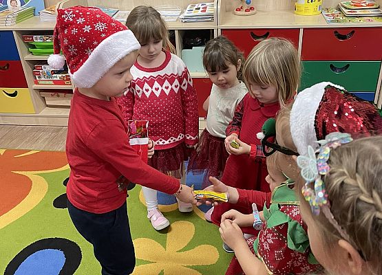 Grafika 4: DZIEŃ PEŁEN WRAŻEŃ