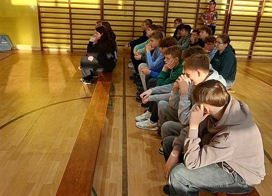 Grafika 30: Zajęcia z pierwszej pomocy w naszej szkole – praktyka, wiedza i ogromne zaangażowanie uczniów