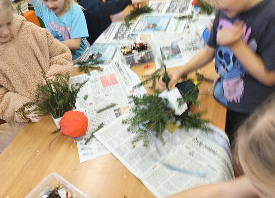 Uczniowie podczas zajęć