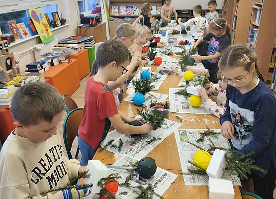 Uczniowie podczas zajęć