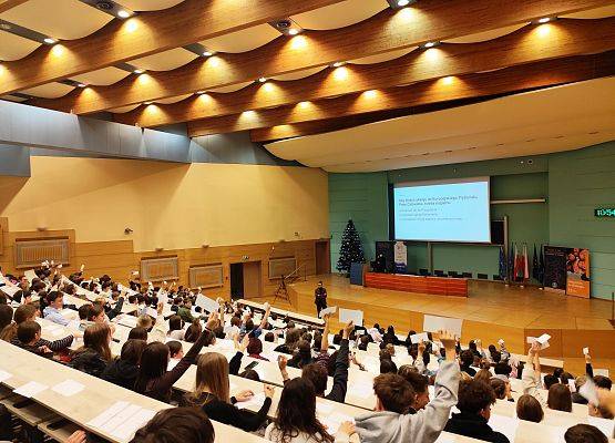 Grafika 2: Wyjazd uczniów na Uniwersytet Gdański – Dzień Praw Człowieka