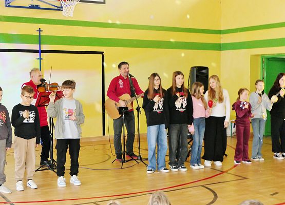 Koncerty w Szkole Podstawowej w Garczegorzu grudzień 2025 rok