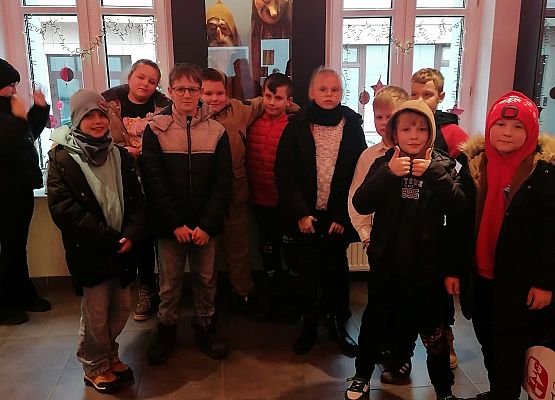 Grafika 6: Wyjazd do Teatru Lalki „Tęcza” w Słupsku