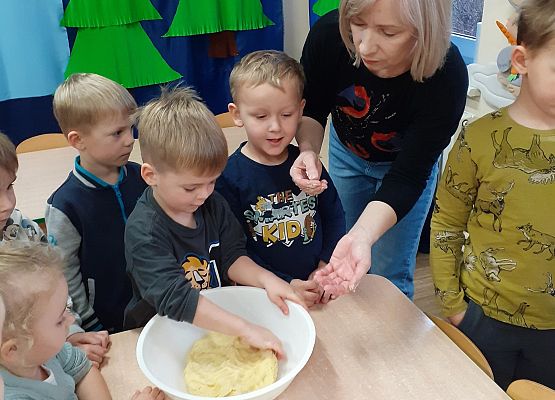 Grafika 11: MALI CUKIERNICY