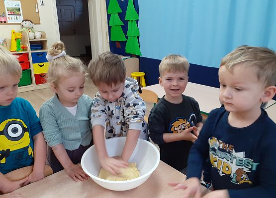 Grafika 12: MALI CUKIERNICY