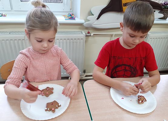 Grafika 3: PIERNICZKOWA GALERIA