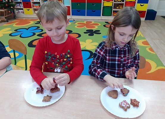 Grafika 2: PIERNICZKOWA GALERIA