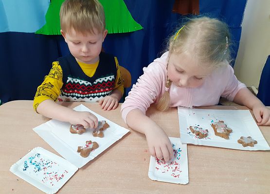 Grafika 6: PIERNICZKOWA GALERIA