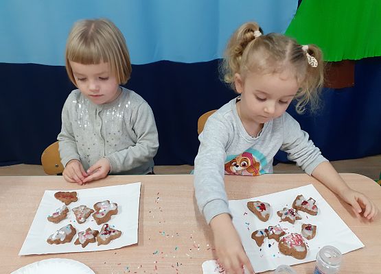 Grafika 9: PIERNICZKOWA GALERIA