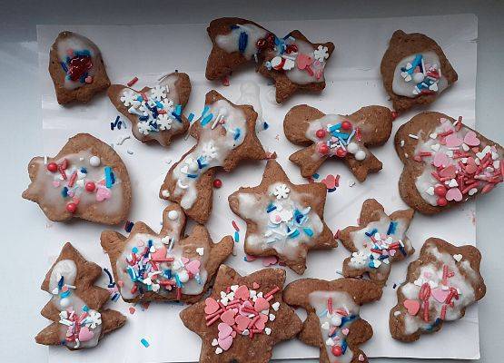 Grafika 15: PIERNICZKOWA GALERIA