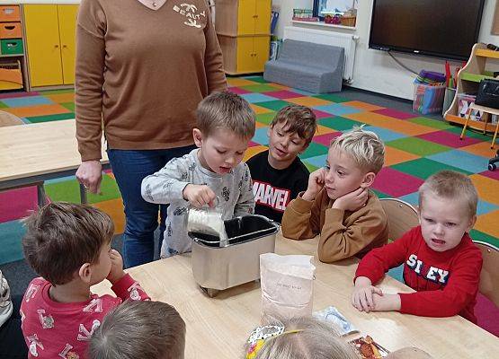 Grafika 31: ROBIMY ŚWIĄTECZNE PIERNIKI