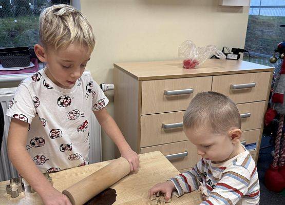 Grafika 6: ROBIMY ŚWIĄTECZNE PIERNIKI