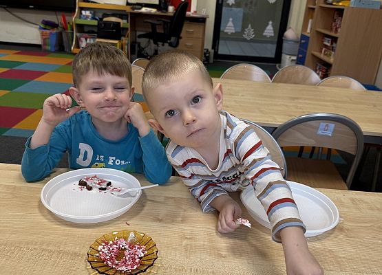 Grafika 14: ROBIMY ŚWIĄTECZNE PIERNIKI