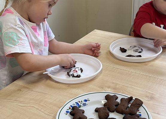 Grafika 19: ROBIMY ŚWIĄTECZNE PIERNIKI