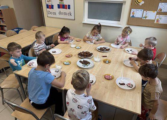 Grafika 21: ROBIMY ŚWIĄTECZNE PIERNIKI