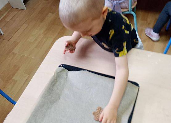 Grafika 4: Przygotowania do świąt