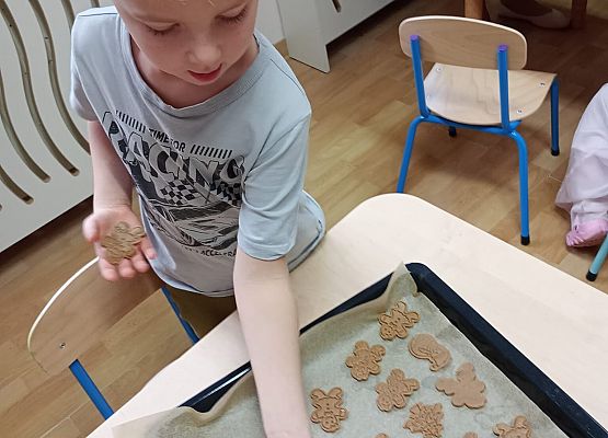 Grafika 9: Przygotowania do świąt