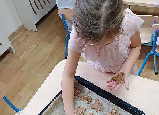 Grafika 10: Przygotowania do świąt