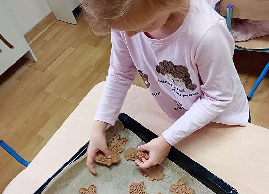 Grafika 11: Przygotowania do świąt